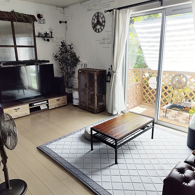 夏の模様替え,ニトリ,アンティーク風扇風機,かるかるブリック,漆喰壁DIY,漆喰うま～くヌレール,接触冷感ラグ,Nクールラグ,NクールSP,チンチラ（齧歯目）,IKEA　カーテンレール,お気に入りの扇風機,サンシェード,メダカのいる暮らし,今年産まれたメダカさん達の住処,樹脂デッキ,樹脂ラティス,毎日ﾊﾞﾀﾊﾞﾀ夏休み中IN率低め,ﾀｲﾑﾗｲﾝ後にお邪魔します๑˘ ˘๑,Lounge saayaの部屋