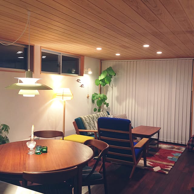 Lounge,ルイスポールセン,PH50,夜,北欧ヴィンテージ家具,ハンスウェグナー,IG→leaf_asch,北欧雑貨,北欧インテリア,ヤコブソンランプ,クリッパン×ミナペルホネン leafの部屋