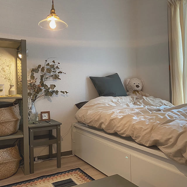 淡い,ぬいぐるみ,照明,ナチュラル,IKEA,DIY,一人暮らし,北欧,雑貨,ドライフラワー,Bedroom yoshi.5の部屋