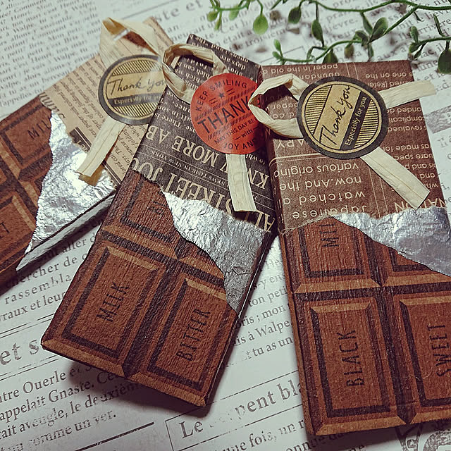 My Desk,夏の記録,2021.8.15,かまぼこ板リメイク,かまぼこ板,チョコレート柄のペーパーナプキン,チョコレート柄,セリアのペーパーナプキン,デコパージュ,食べれません,板チョコ風,夏の工作,折り紙,アルミホイル,ペーパーヤーン,百均リメイク,セリア,ハンドメイド,ハンドメイド雑貨,オシャレ,マグネット,ダイソー,かわいい,ラッピング,Roomnumber1026755 yukiの部屋