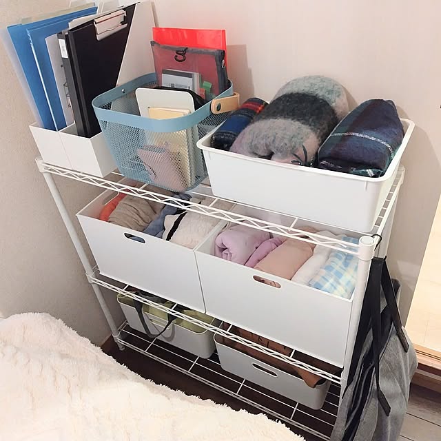 On Walls,新生活,狭い我が家,狭いけど諦めない！,狭小住宅,すっきり暮らしたい,狭いけど楽しみたい！,すっきり暮らす,シンプルな暮らし,収納グッズ,収納,収納見直し,収納の工夫,収納アイテム,狭い部屋でもインテリアを楽しむ,ニトリ,スチールラック,収納棚,狭い家だけど諦めない yamamaの部屋