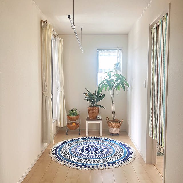 On Walls,ブルー,2階ホール,窓辺のグリーン,窓辺,夏の模様替え,ナチュラル,グリーン,雑貨,カフェ風,北欧,癒し,ガーデン雑貨,我が家,北欧ナチュラル,建売住宅,北欧風インテリア,北欧インテリアに憧れる,観葉植物のある暮らし,建売住宅だけど可愛く☆,夏,ラウンドビーチマット akiko-ovの部屋