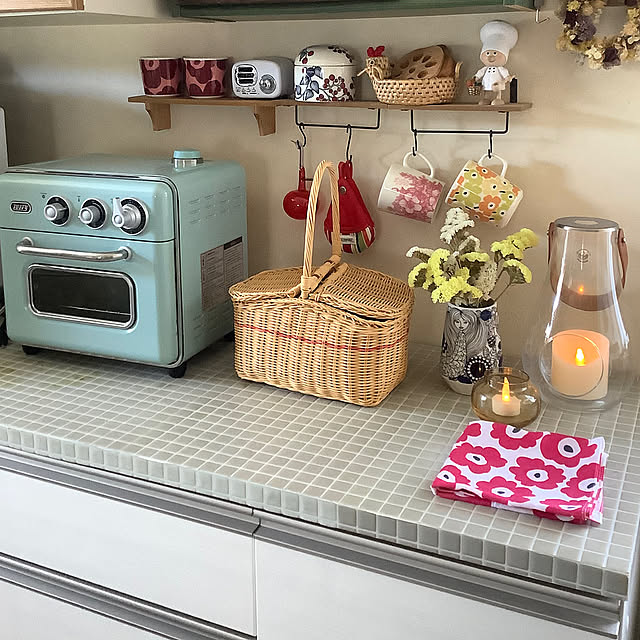 Kitchen,セリアさんのアイアンバー付き木製ラック,キャンドルホルダー,キャンドル,toffyノンフライオーブントースター,カフェ風,壁面ディスプレイ,RoomClipショッピング,ドライフラワー,リメイク,タイルシール,フラワーベース,花瓶,吊り下げ収納,ニワトリさんのかご,ホルムガードランタン,キッチン雑貨,かご・バスケット,グリーン,オブジェ,ディスプレイ,かご,癒し,バスケット,ペーパーホルダー,ディスプレイコーナー,いいね&フォローありがとうございます♡,花,ニトリさんのキッチンボード,春 taeの部屋