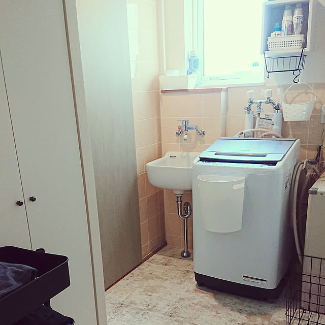 Bathroom,脱衣室兼洗濯スペース,スロップシンク,20センチ角のタイル mikanの部屋