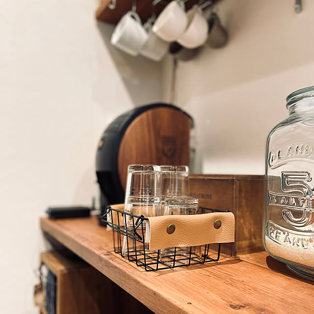 リメイク,セリア,ワイヤーかご,米びつ,コーヒーカップ,カップホルダー,バリスタ,コップ置き場,コップ,10分でできる,ブラウン,カフェ風,音楽のある暮らし,造作棚,フルリノベーション,カフェコーナー,飾り棚,My Shelf 19pyonの部屋