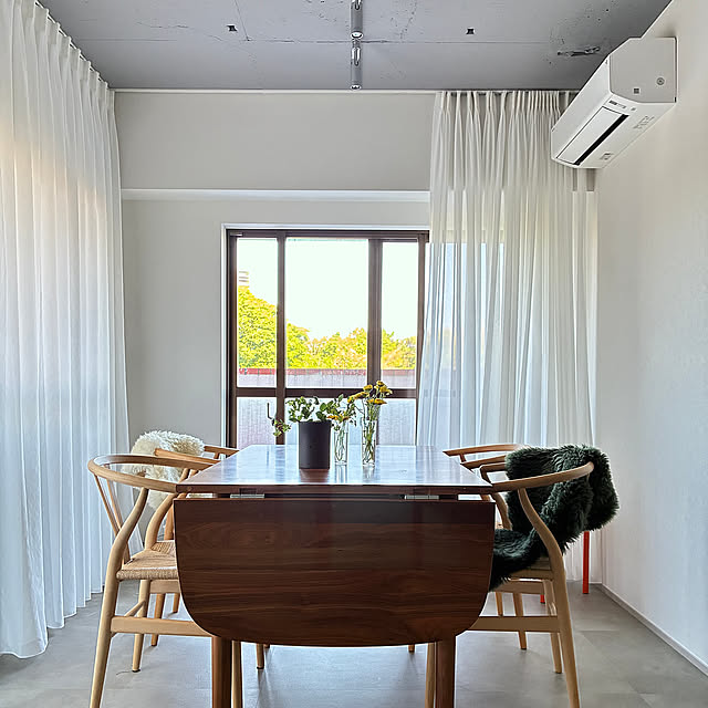 Lounge,リリカラカーテン,リリカラ,サンゲツ,サンゲツフロアタイル,レースフラワーグリーンミスト,花,花のある暮らし,キンセンカ,yチェア,無印良品 家具,carl hansen & sons,CARL HANSEN & SON,IKEA,リノベーション,リノベ michiの部屋