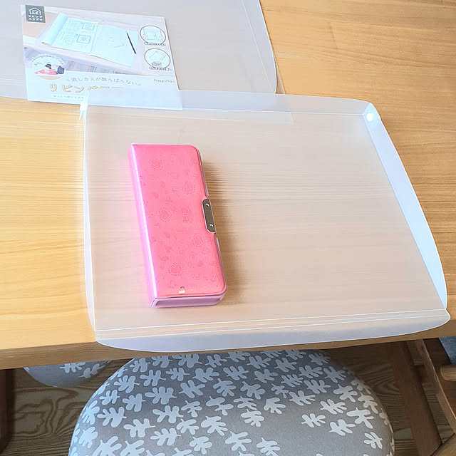 My Desk,子どもと暮らす,キャンドゥ,リビング学習,リビング学習マット,白も好き,北欧好き,テーブルの汚れ防止,プチストレス解消♡,バランスチェアイージー,消しカスが散らばらない,楽してキレイを保ちたい！,リピ決定,子育て奮闘中 pipiの部屋