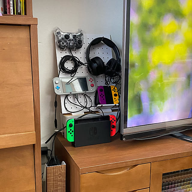 Nintendo switch,有効ボード,ダイソー200円商品,ゲーム機収納,テレビまわり,Lounge ayaの部屋