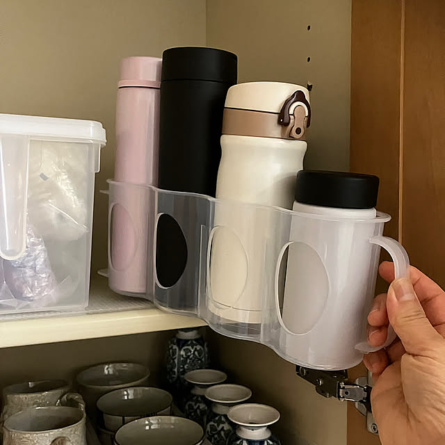 Kitchen,seria缶ホルダー,戸棚収納,ジッパー保存袋収納,水筒収納,マイボトル,缶ストッカー,100均アイテム,整理収納,4枚投稿,キッチン収納 ikubooの部屋