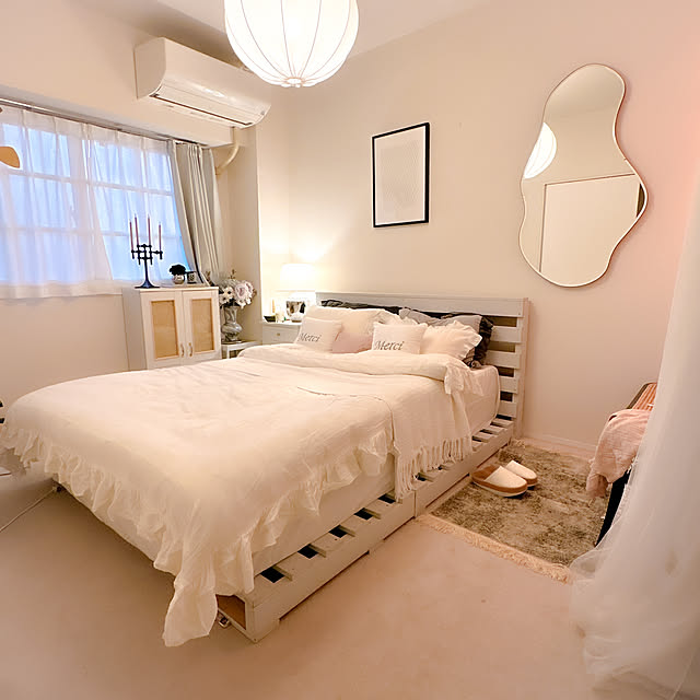Bedroom,2023.8.21,寝室,ホワイトインテリア,シンプルモダン,北欧インテリア,海外風インテリア,海外インテリアに憧れる,シンプルインテリア,モノトーンインテリア,みなさんの素敵なインテリアに癒されてます,いいね、フォロー本当に感謝デス☺︎,ig→yukimidaifuku27 Yukiの部屋