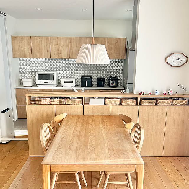 Kitchen,ナチュラル,ダイニング,リビング,ダイニングテーブル,リビングダイニング,キッチンカウンター,LDK,ダイニングチェア,ダイニングテーブル＆チェア,キッチンカウンターの棚,LIXIL emiliの部屋