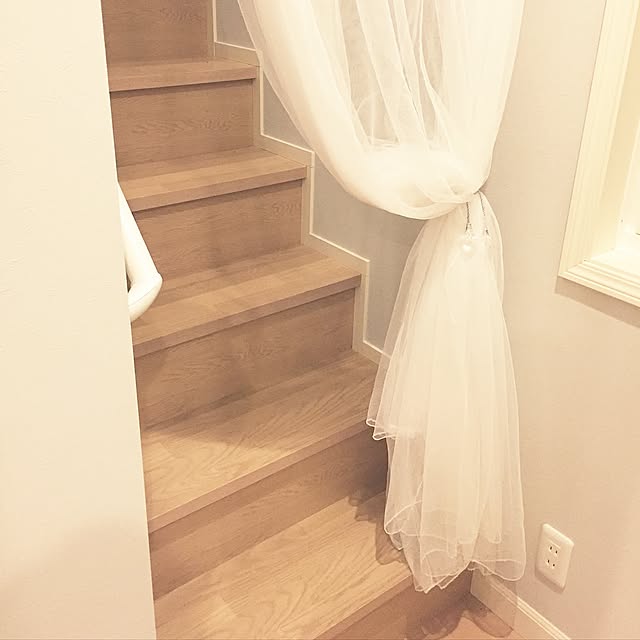 Overview,階段,階段下,カーテン,再利用,DIY,モダン,フレンチモダン,フレンチ,カーテンタッセル,突っ張り棒,レース,チュール,天蓋,IKEA,10分でできる,100均 junjunの部屋