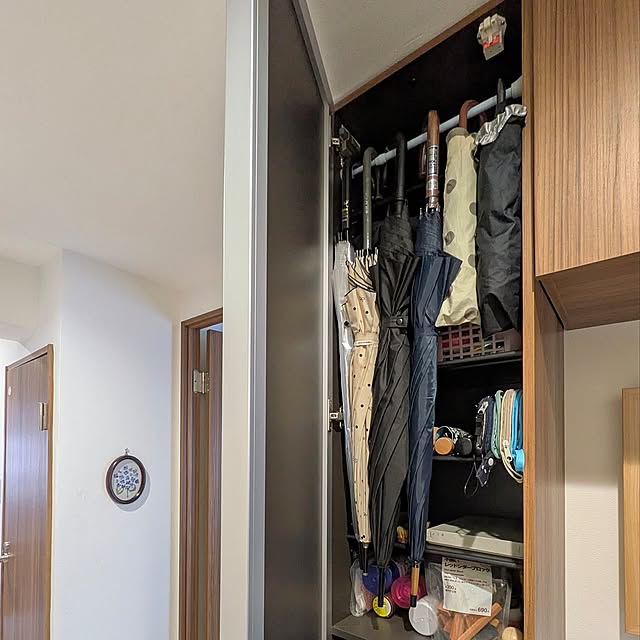 傘,玄関,つっぱり棒,下駄箱,日傘,折りたたみ傘,かける収納,雨傘,傘の置き場所,ジャンプ傘,マンション暮らし,マンション mi-saの部屋