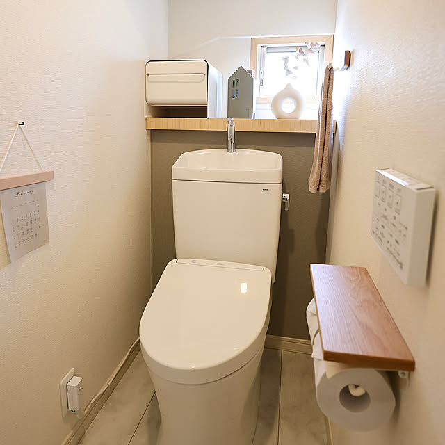 Bathroom,タオルハンガー,トイレットペーパーホルダー,インターワークス,階段下トイレ,ideaco,UtaU ブレッドドロワー,DIY,アクセントクロス,トイレのインテリア,インテリア,北欧,シンプルモダン,北欧インテリア,シンプルナチュラル,北欧ナチュラル,ナチュラルモダン,消臭剤隠し,消臭剤カバー,ナチュラルインテリア,シンプルインテリア tomoccoの部屋