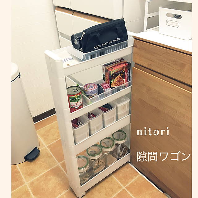 コメントお気遣いなく♡,ニトリ,レトルト食品収納,麦茶収納,レンガ柄リメイクシート,ダイソー,フレッシュロック,冷蔵庫と食器棚の隙間,冷蔵庫横,隙間収納,隙間ワゴン,ニトリデコホーム,買ってよかった,Kitchen akezouの部屋