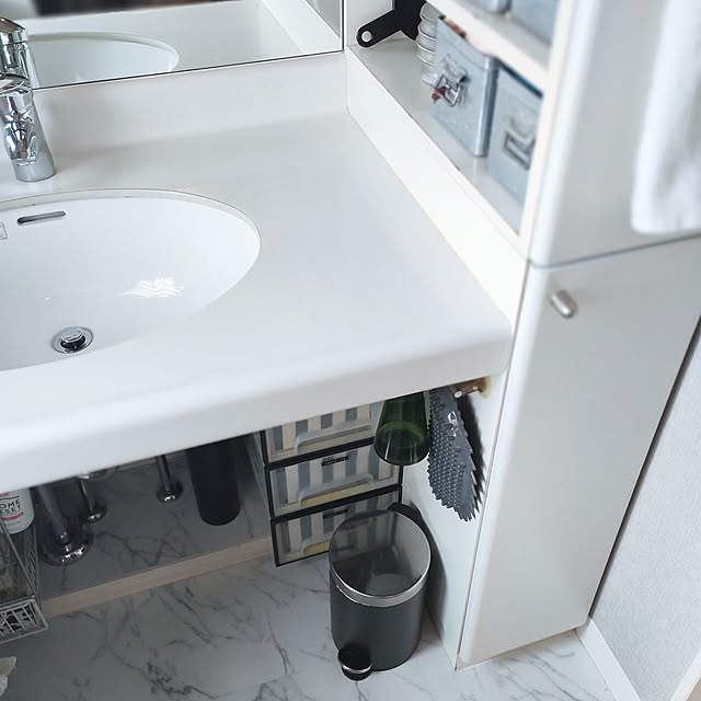 Bathroom,ごみ箱,モノトーン,狭い洗面所,ペダル式ゴミ箱,ゴミ袋が見えないゴミ箱,開閉の音が静か,マットブラック×シルバー,IKEAのゴミ箱 jinの部屋