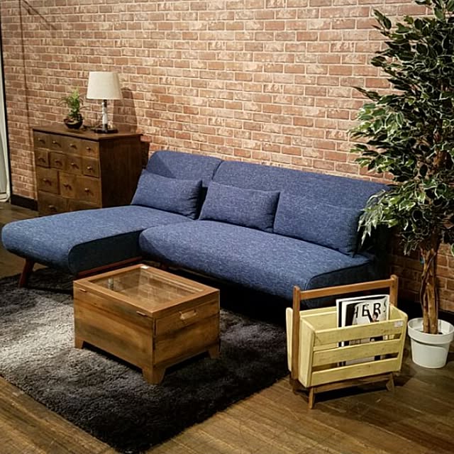 Lounge,観葉植物,アンティーク,マガジンラック,ブルックリン,男前インテリア,カリフォルニアスタイル,レンガ壁紙,ナチュラルインテリア,ドロワーチェスト YYMARKETの部屋