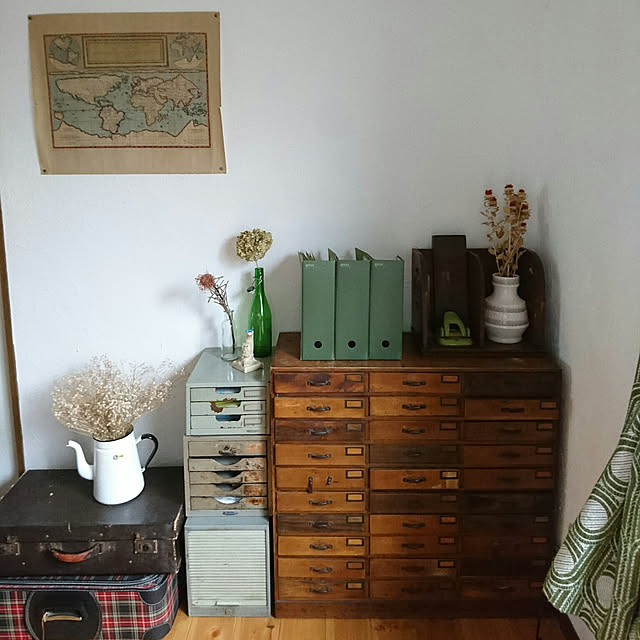 My Shelf,古いものが好き,薬箪笥,古道具,アンティーク,昭和レトロ,漆喰壁DIY,中古住宅,ファイルボックス,モニター当選,コクヨ,NEOS,スチール引き出し,ドライフラワー,小引き出し akooの部屋