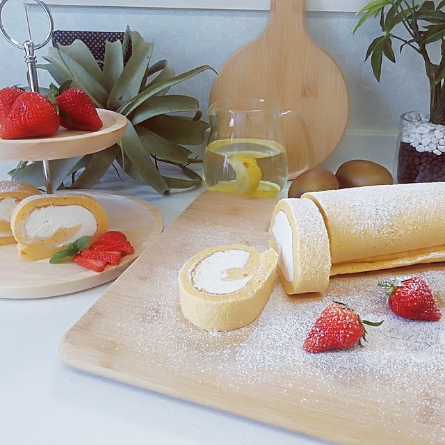 Kitchen,わたしの休日のすごし方,夏インテリア,季節を楽しむ,デコホーム,おうち時間,ニトリデコホーム,いいね、フォロー本当に感謝です♡,掃除しやすい家,ニトリのフェイクグリーン,すっきり暮らす,ニトリ,モニター投稿,フェイクグリーン,モニター当選ありがとうございます,キッチン雑貨,いいね♡ありがとうございます♡,子供のいる暮らし,RCの出会いに感謝♡,ゆっくり暮らす,モノトーンインテリア,バンブーカッティングボード,フォロワーさんに感謝♡,いつもありがとう(*´ー｀*),いいねと、フォローの押し逃げすみません！,おやつタイム,手作りおやつ,ロールケーキ,ケーキスタンド G.Mの部屋