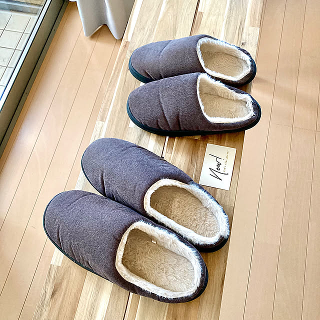 外でも履けるスリッパ,冬用スリッパ,Daiso,ダイソー,ベンチ,ルームシューズ,ナチュラル,建売住宅,IKEA,On Walls merutoの部屋