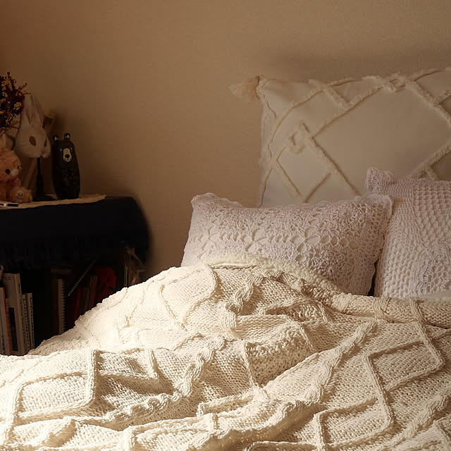 Bedroom,ブランケット,1LDK,ひとり暮らしのインテリア,築50年,賃貸インテリア,いつもいいねやコメありがとうございます♡,みて頂きありがとうございます♡,ひとり暮らし,ケーブルニット,ケーブルニットブランケット,ベッドスプレッド kikiの部屋