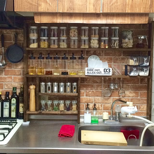 Kitchen,コンテスト参加,コンテスト,ブライワックス・ウォールナット,キッチン収納,賃貸,DIY,男前,壁紙屋本舗,調味料ラック,スパイスラック,100均,ワコトオイル,カインズホーム,キャンDo,セリア,雑貨,手作り,ワトコオイルエボニー,ブログ更新しました♡,カインズ ARANCKの部屋