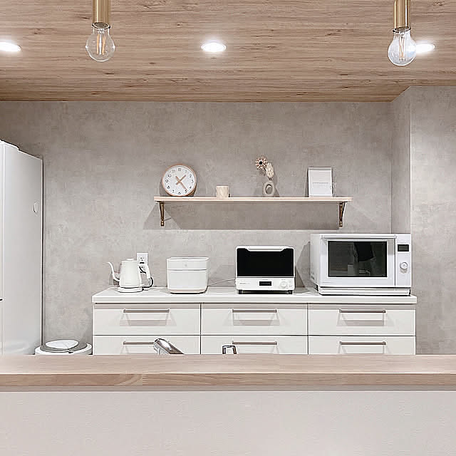 On Walls,アクセントクロス,二人暮らし,リフォーム,クロス,リノベーション,いいね&フォローありがとうございます,ダイニング,ペンダントライト,壁紙,キッチン収納 mariの部屋