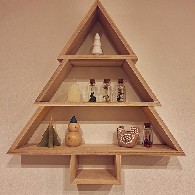 Lounge,クリスマス,スリコ購入品,ツリーラック,リメイク,北欧,シンプル,リノベーション,シンプルが好き,ナチュラルカラー,義実家暮らし,クリスマスディスプレイ,プチプラインテリア,100均インテリア,スリコ雑貨 otokiの部屋