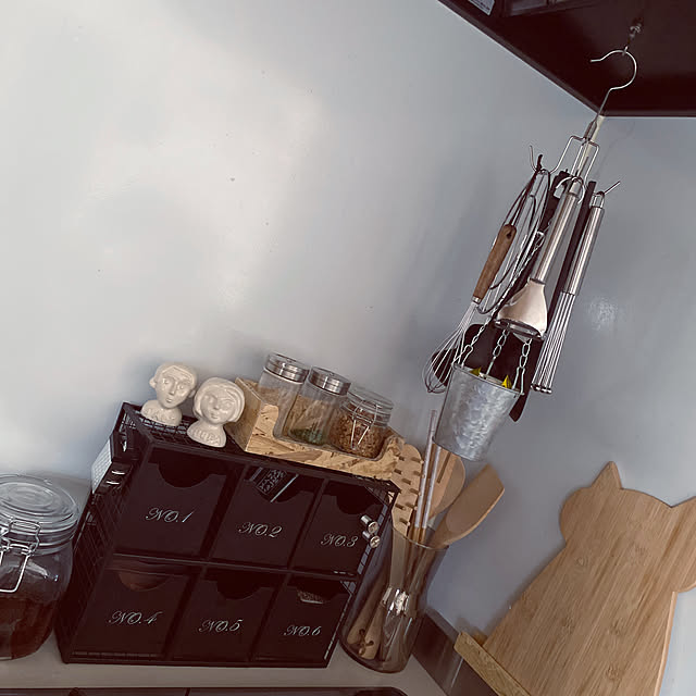 吊るし収納,浮かせ収納,便利収納,ハンガーフック,マグネットフック,seria,フック,100均,Kitchen,ツール収納,みなさまに感謝♥,RCの出逢いに感謝♡,イベント用に再投稿 cecil..の部屋
