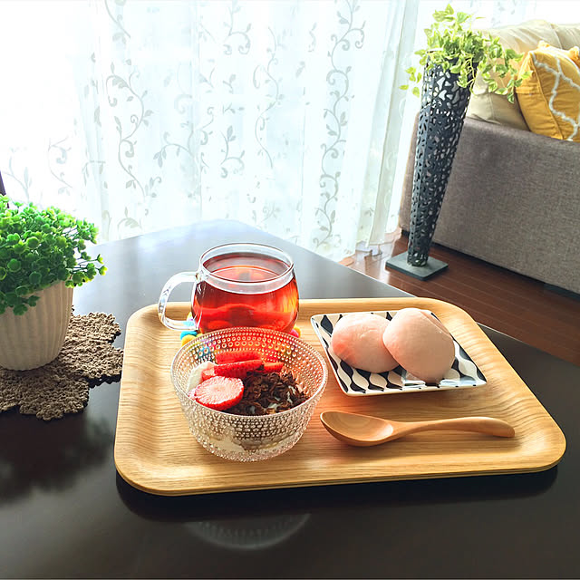 My Desk,朝の風景,横長リビングダイニング,ダイソーの小皿,朝ごはん,無印良品のトレー,無印良品,イッタラ カステヘルミ,マンション暮らし c...homeの部屋