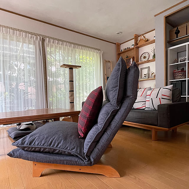 誕生日プレゼント,座椅子をカスタマイズ,夫に感謝,北欧風和モダンインテリア,ミックスインテリア,イベント参加,フォロワーさんに感謝♥,複数枚投稿,Overview,ビー 弟 白黒,ラグ 姉 キジトラ,ネコ姉弟,リッカ ハイバック座椅子 nobikoの部屋