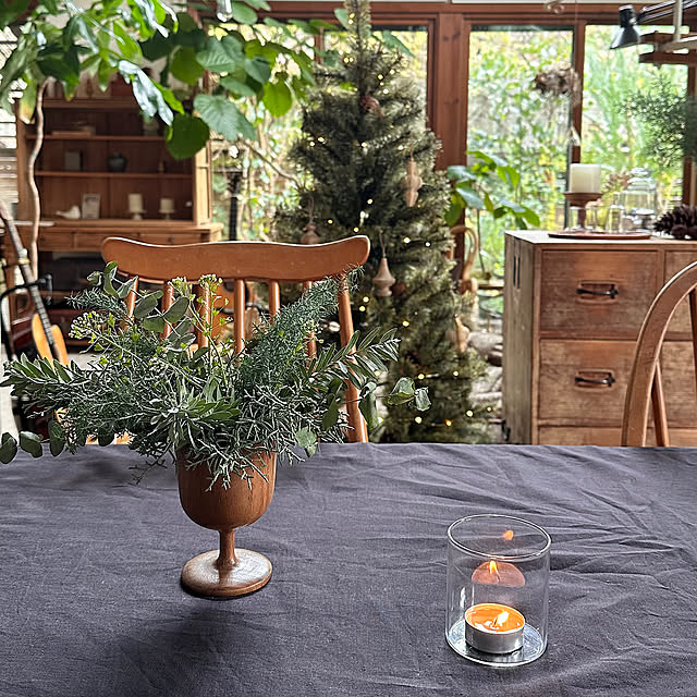 クリスマスアレンジ,3COINS,クリスマス,観葉植物,古道具,ウンベラータ,クリスマスツリー,暮らしを楽しむ,植物のある暮らし,My Desk yururiの部屋