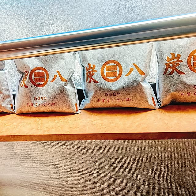 My Shelf,炭八,炭八家中めちゃくちゃ置いてる,炭八　収納,ワンルーム,一人暮らし,レオパレス,1K 1人暮らし,買ってよかったもの,一人暮らしインテリア,1R 一人暮らし,レオパレスでも諦めない,せまくても諦めない！,レオパレスインテリア,ワンルームインテリア,6畳ワンルーム,湿気対策,湿気カビ対策 megurinの部屋