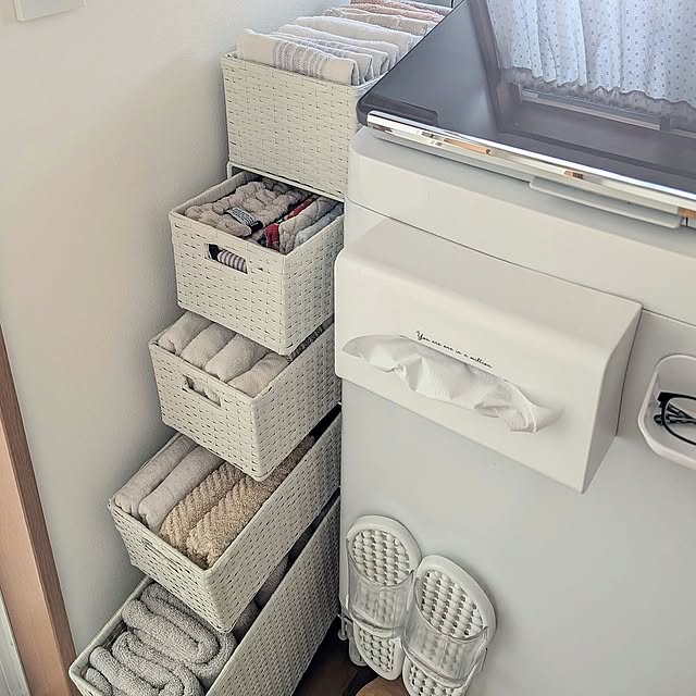 Bathroom,収納スペース,タオル収納,小物収納,4段+カゴ,ランドリーチェスト,デッドスペース収納,ランドリールーム,脱衣所,ホワイトインテリア,ラタン調チェスト,隙間収納,快適な暮らし,4枚投稿です,見ていただき感謝です♡,連投失礼します⑅◡̈* mak.の部屋
