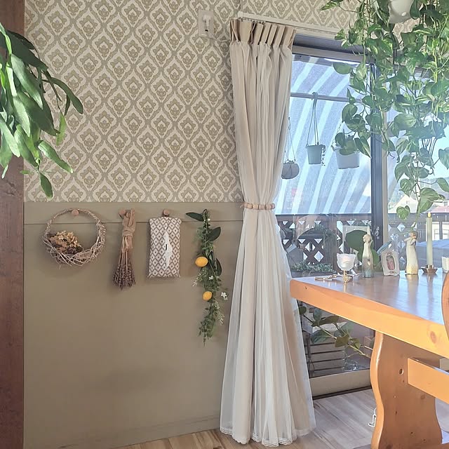 On Walls,壁紙,貼ってはがせる壁紙,水で貼る壁紙,壁紙屋本舗,壁紙DIY,腰壁風DIY,わんこと暮らす,植物と暮らす,賃貸,イベント参加 santamamaの部屋