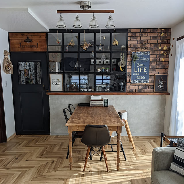 Overview,インダストリアルインテリア,おうちカフェ,海外風インテリア,建売住宅,カフェ風インテリア,ブルックリンスタイル,カフェ風 DIY,室内窓DIY,ヘリンボーン床DIY,ろくろ脚テーブル,ダイニングテーブルdiy wisteriaの部屋