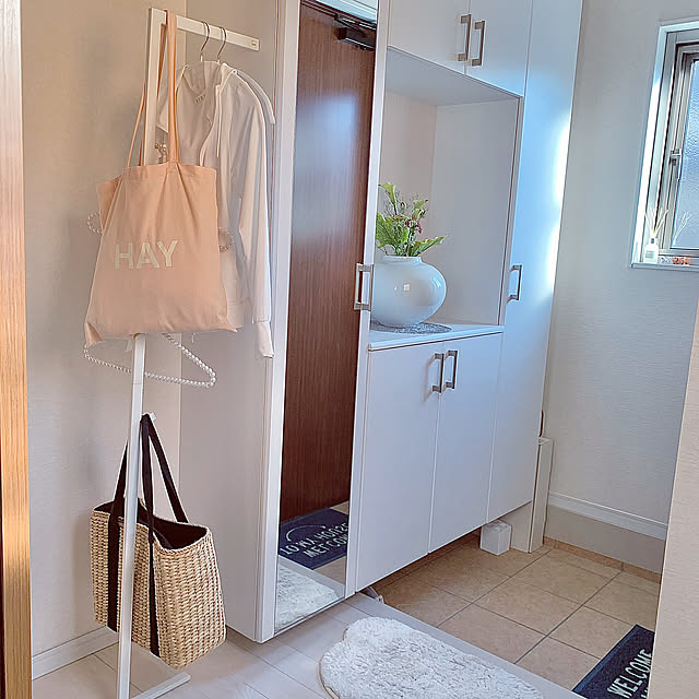 Entrance,通勤トートバッグ,エコバッグ,ホワイトインテリア,ホワイト,スリムコートハンガー LINE,スリムコートハンガーライン,山崎実業,カバンの置き場所,すっきり暮らす,素敵な一日を♪,見てくださってありがとうございます♡,HAY koko_hikaの部屋