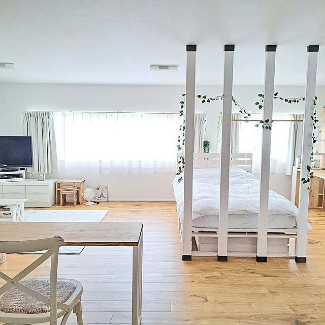 Bedroom,ひとり暮らし,賃貸でも楽しく♪,一人暮らし,0LDK,模様替え,ディアウォール,賃貸,賃貸アパート,DIYのある暮らし,築50年,DIY,50㎡,1R,ベッド,ベッドDIY,まとめて投稿,複数枚投稿,仕切り Ryoの部屋