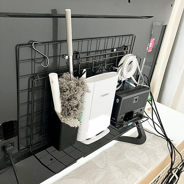 Lounge,Wi-Fiルーター隠し,モデム&ルーター隠し,浮かせると掃除が楽,コードすっきり,テレビ裏の配線,コード収納,ワイヤーネット,テレビ,100均 miiの部屋