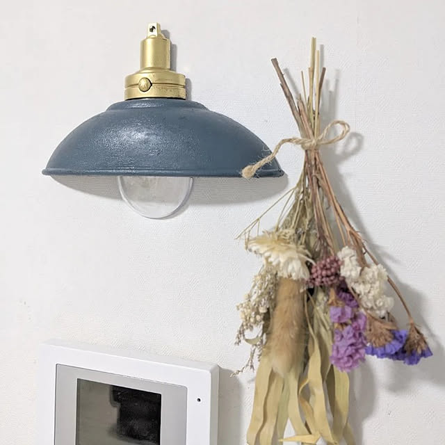 Lounge,100均,ダイソー,DIY,中古住宅,ホワイトインテリア,ドライフラワー,リメイク,100均リメイク,インテリアウォールライト,インテリアウォールライトリメイク kの部屋