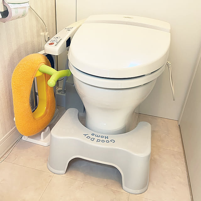 TOTOトイレ,DAISO500円商品,ダイソー,トイトレ難航中。。。,トイトレ進まない(T-T),トイトレ踏み台,トイトレ,ステップ台,足置き台,トイレトレーニング,育児,疲れた,子どものいる暮らし,こどものいる暮らし,女の子のいる暮らし,中学生,3歳児,ギャング,Bathroom hansho.sの部屋