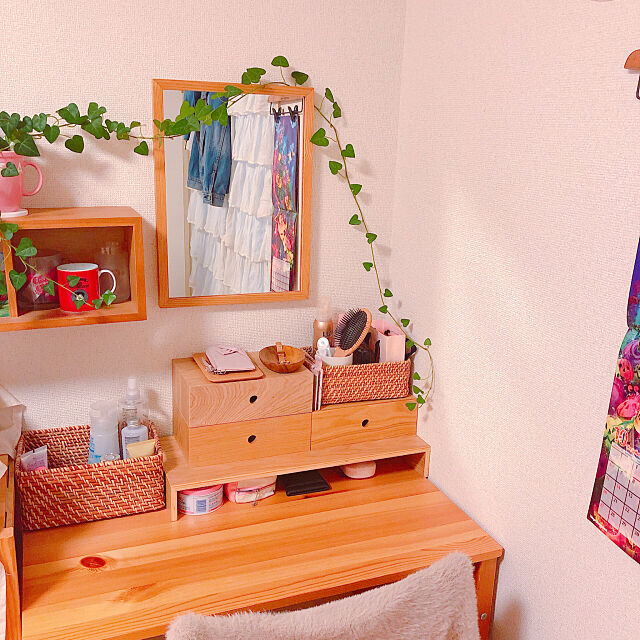 メイクスペース,100均,ナチュラル,観葉植物,ニトリ,無印良品,My Desk erkの部屋