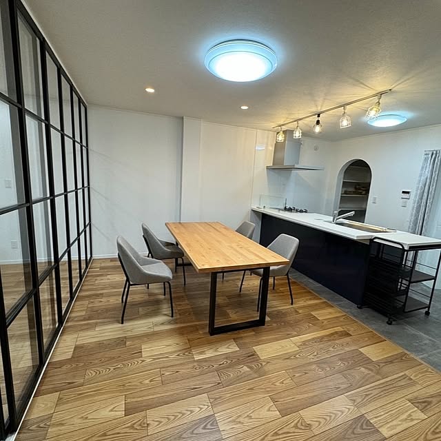 食卓を彩るインテリア♪ダイニングで活躍するニトリの家具