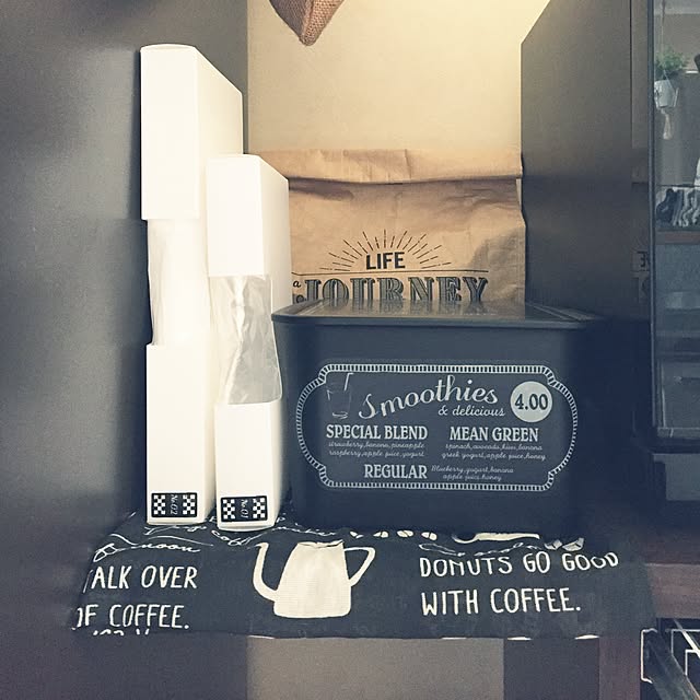 Kitchen,ウォールステッカー,すのこ,突っ張り棒,デッドスペース活用,クラフトバッグ,ボックス収納,キッチン消耗品収納ケース,てぬぐい,ごみ袋収納,キャンドゥ,セリア,セリアばっかり( ●≧艸≦),簡単に済ます,収納 yuitikiの部屋