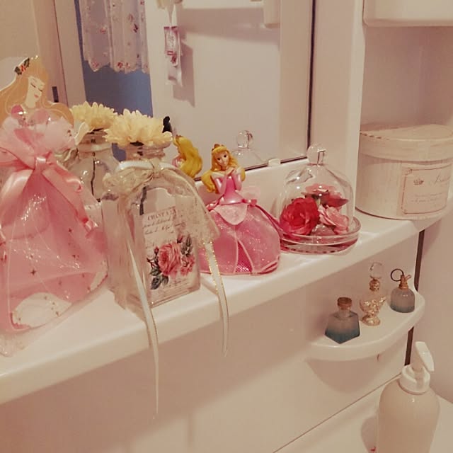 Bathroom,眠れる森の美女,薔薇柄雑貨,セリアのガラスドーム,ディズニープリンセス,香水瓶風 miiiiの部屋