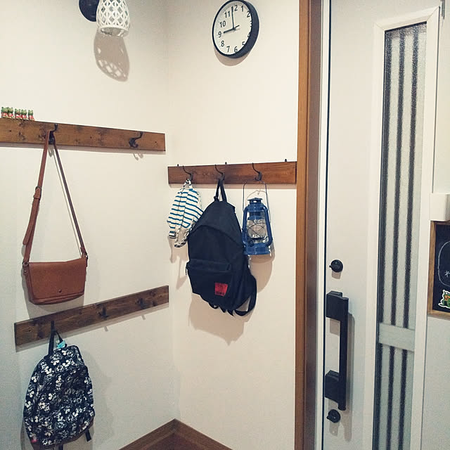 Entrance,玄関まわり,Studio Clip,傘立て,みんなの鞄,CREAM SODA,DIY棚,小学生女子,いつもはごちゃごちゃ,セリア,白のドアは汚れる,身支度ボード,迷走中,年少 男子,男前にしたい,すっきりさせたい,DIYって言っていいのか？,イベント参加します♡ yuuuの部屋