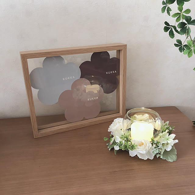 My Desk,フォトフレームディスプレイ,シンプルが好き,ビヨルク,ビヨルクお花シリーズ,ハンドメイド,キャンドルホルダー,DAISOフォトフレーム katoponの部屋