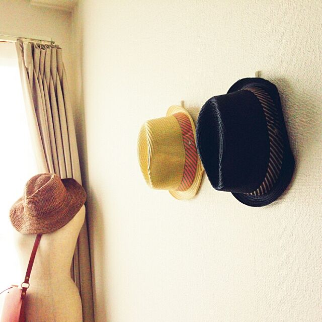 On Walls,RC千葉支部,賃貸,一人暮らし,ブログやってます♪,壁収納,帽子,帽子掛け,ダイソーのフック sweetの部屋