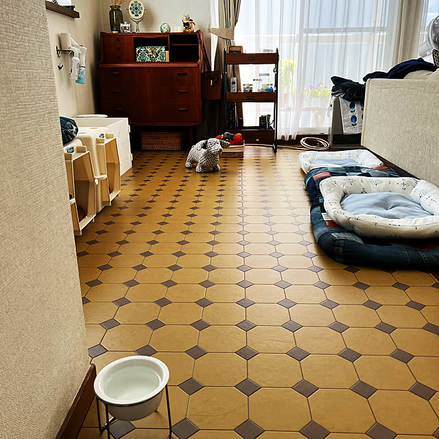 オクタゴンドット,クッションフロア,おうちDIY,ライティングビューロー,小さいお家,ヴィンテージ雑貨,資生堂花椿会,シニア犬と暮らす,ドライフラワー,白くまの貯金箱,シーグラスライト,犬と暮らす,Lounge,花椿会,ワンコスペース kaoru.m11の部屋