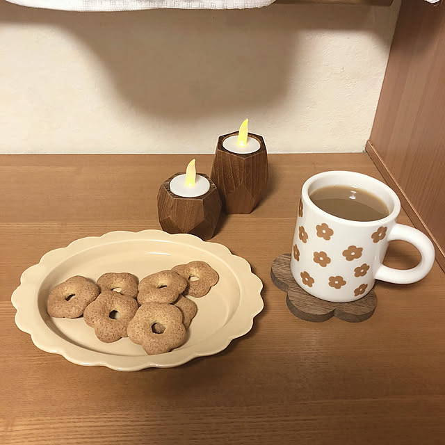 My Desk,そばぼうろ,木製雑貨,お花モチーフ,パパパチモン,おやつ時間,キャンドルホルダー,LED,ビヨルク,Studio Clip katoponの部屋